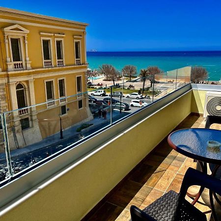 Blue Elegance City Center Heraklion Apartment Buitenkant foto