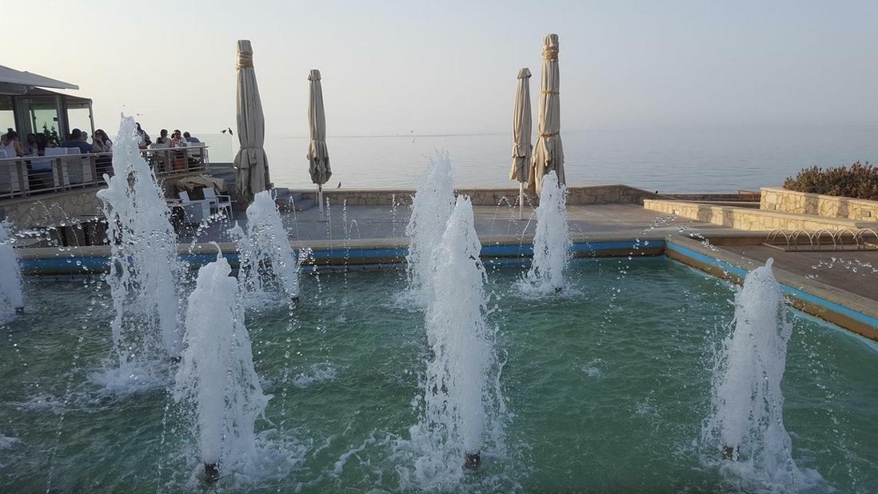 Blue Elegance City Center Heraklion Apartment Buitenkant foto