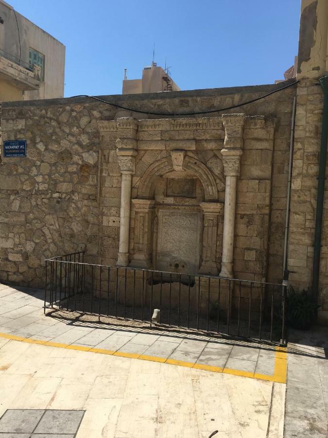 Blue Elegance City Center Heraklion Apartment Buitenkant foto