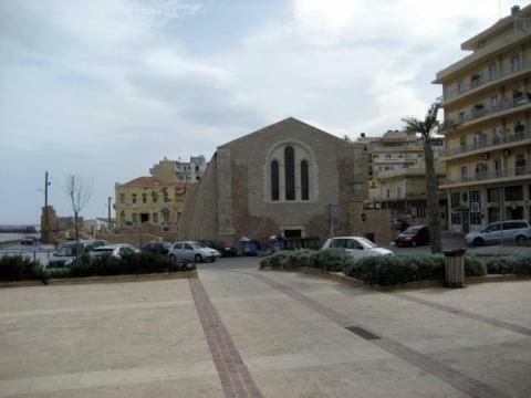 Blue Elegance City Center Heraklion Apartment Buitenkant foto