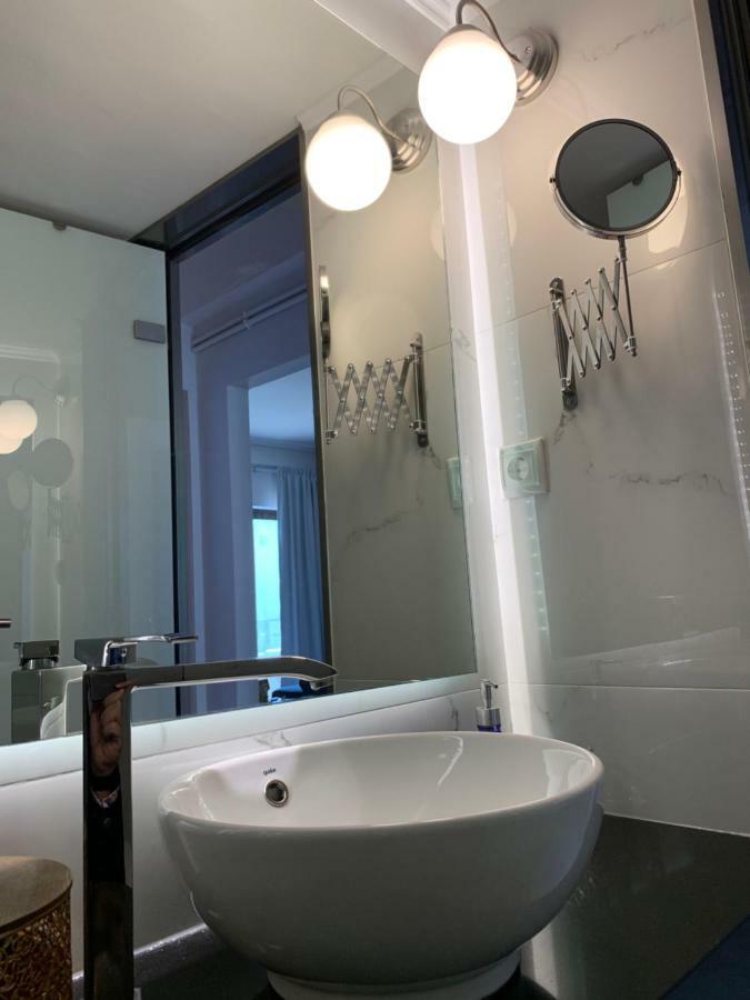 Blue Elegance City Center Heraklion Apartment Buitenkant foto